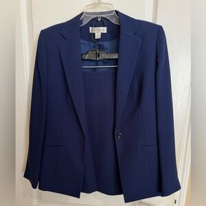 Petite Sophisticate Rich Tailored Navy Blue 2Pc Suit. Size 4.